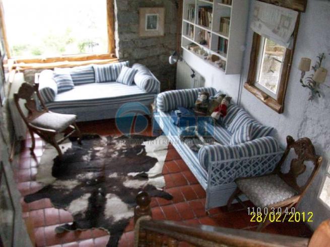 Casa Alq. c/muebles Temp. USD 250 (Dia.), Loc. Int. Rio Negro, Bariloche - Ros Artayeta Propiedades